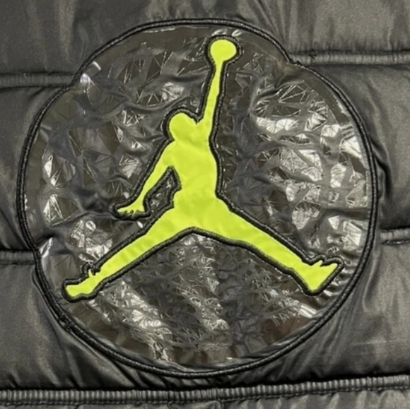 NIKE Air Jordan Youth Boys Puffy Puffer Neon Vest ~ Size XSmall - Picture 6 of 8